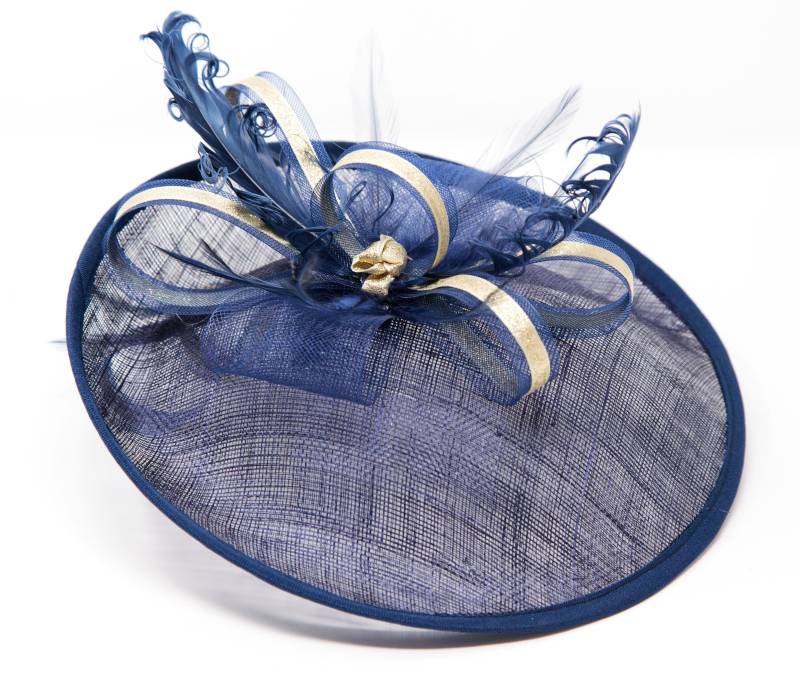 Blau-Goldener Fascinator Im Stil Einer Fascinatorin Mit Haarkamm, Clip Und Haarreif von BevsAccessoryShop