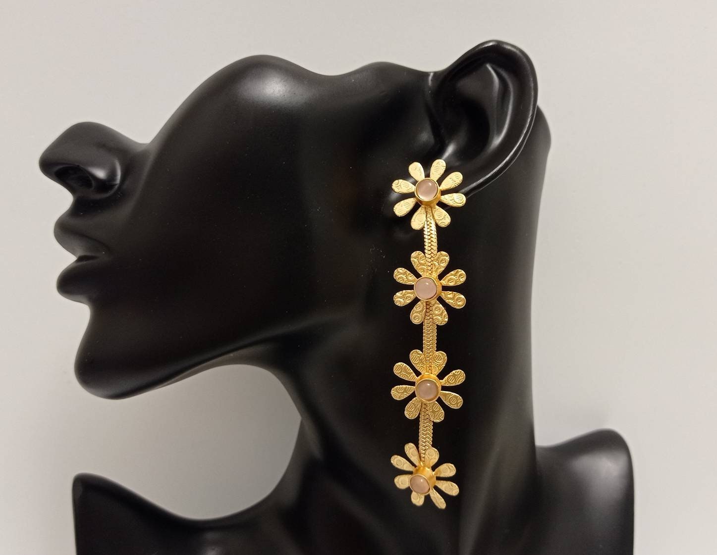 4 Gänsige Rosen Achat Lange Ohrringe, Handgefertigte Einzigartige Matte Gold Kronleuchter Ohrstecker Brautjungfern Ohrringe von BeyBijuJewelry