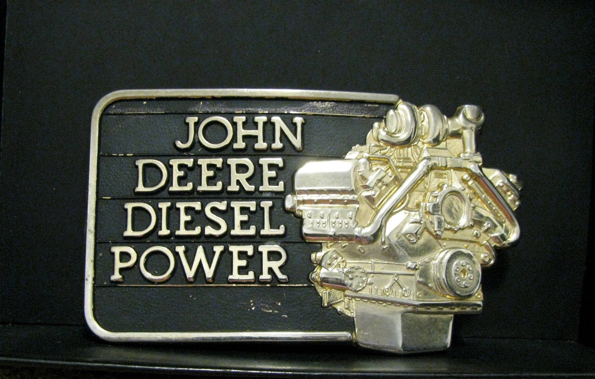 John Deere Diesel Power Motor Gürtelschnalle 1982 & Company Moline Illinois Traktor Kombiniere Landwirtschaft Ag Ausstattung Jd Silver Black von BeyerTractor