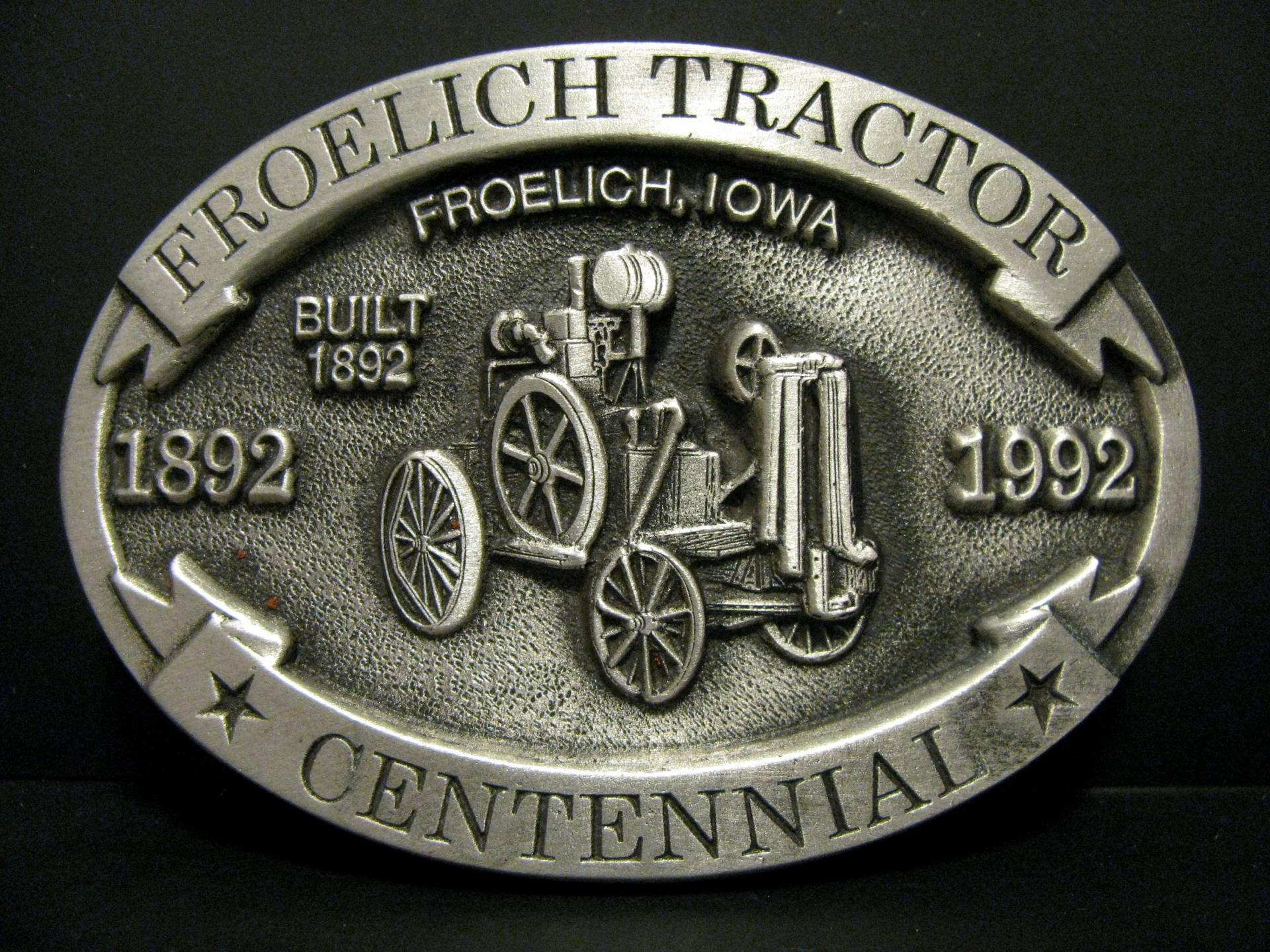 John Deere Froelich Traktor 100 Jahre Centennial 1892 - 1992 Zinn Gürtelschnalle Hergestellt Von Spec Cast Limited Edition Serial No. 496 Jd von BeyerTractor
