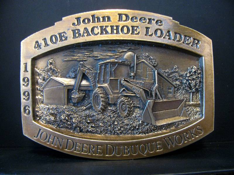 John Deere Konstruktion Dubuque Modell 410E Traktor Lader Messing Gürtelschnalle 1997 Limitierte Auflage 1/2500 Bauernhof Scheune Jd Mining Ag von BeyerTractor
