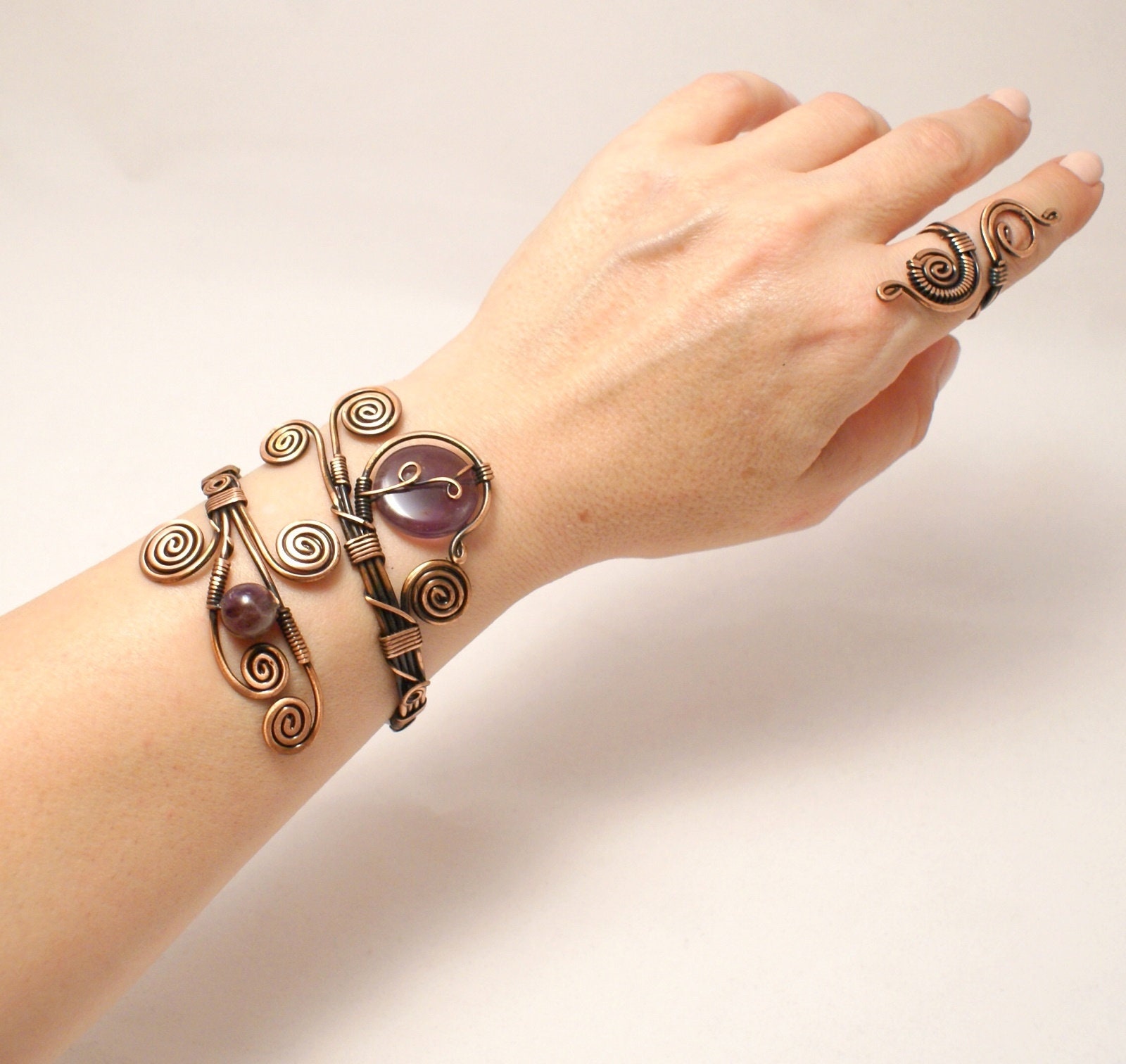 Amethyst Kupfer Armband Frauen, Manschette Armband, Lila Stein Draht Gewickelt Schmuck, 7Th Anniversay Geschenk Für Frauen von BeyhanAkman