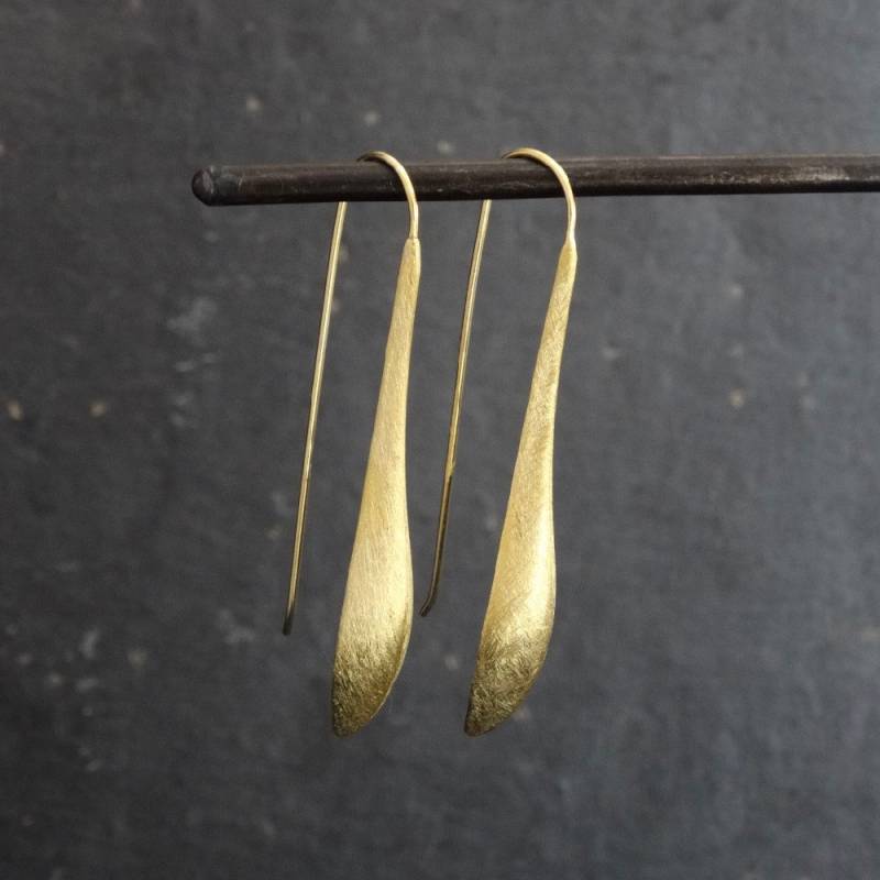 Gold Ohrringe, Lange Tropfen Gebürstete Minimal Tropfen, Vermeil Statement von BeyondBiasa