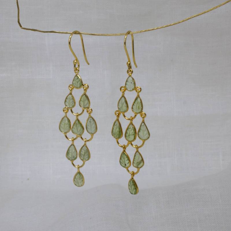 Peridot Und Gold Ohrringe, Kronleuchter August Geburtsstein, Geschnitzte Edelstein Vermeil von BeyondBiasa