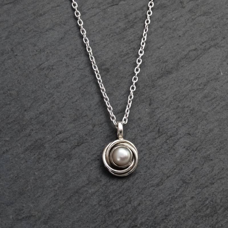 Perle Anhänger Halskette, Silber Und Nest Anhänger, Juni Birthstone Art Deco Weiße Süßwasserperle, Sterling von BeyondBiasa