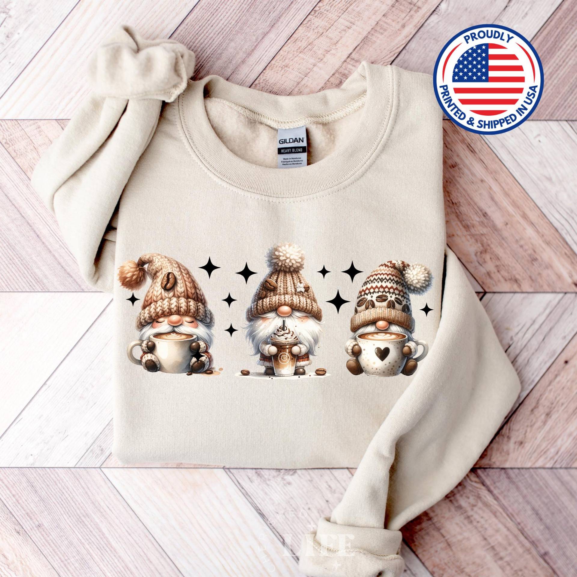 Gnome Sweatshirt Herbst Frauen Kaffee-Liebhaber-Geschenk Kaffee Pullover Niedliche Zwerge Geschenk Gnome Sweatshirt Herbst Frauen Kaffee-Liebhaber-Geschenk Kaffee Pullover Niedliche Zwerge Geschenk von BeyondCherishedLife