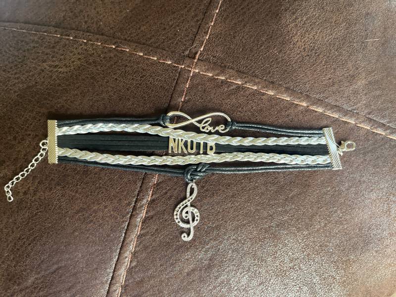 Handgefertigtes Infinity Musik Liebe Nkotb New Kids On The Block Verstellbares Bettelarmband Magic Summer von BeyondInfinityStudio