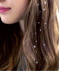 Haarschmuck Sterne Hair Charms Aufkleber Silberne Glitzer Steine 2 Sheet Pack von BeyondTattoos