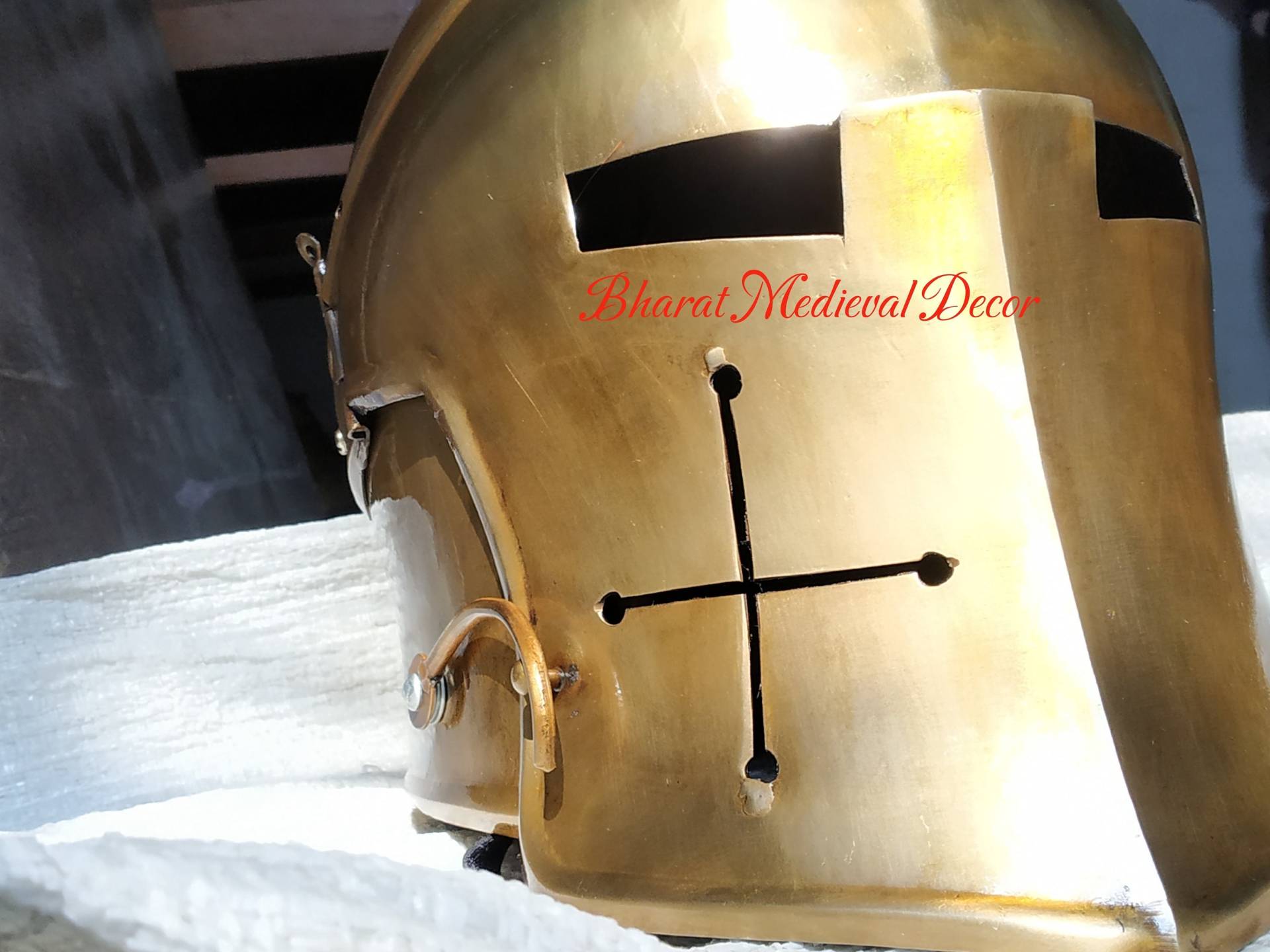 Mittelalter Barbuda Ritter Halloween Helm Mit Pflaume | Handgeschmiedete Voll Funktionsfähige Replik Larp Tragbarer W/Innenleder Liner Mittelalter Barbuda Ritter Halloween Helm Mit Pflaume | Handgeschmiedete Voll Funktionsfähige Replik Larp Tragbarer W/Innenleder Liner von BharatMedievalDecor