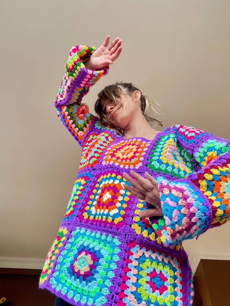 Crochet Grandma Square Pullover Bunter Handgemachter Pullover von Bhavass