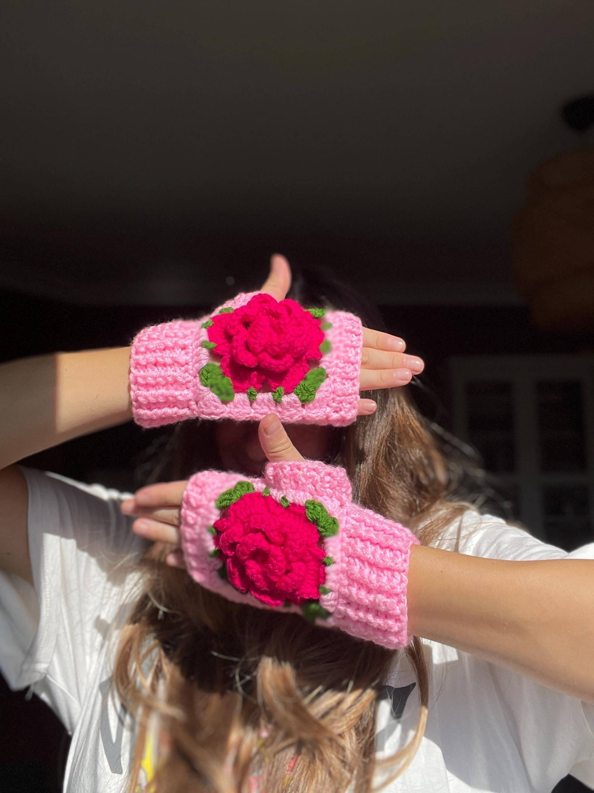 Gehäkelte Armstulpen, Rosa Rose, Boho Winter Geschenk Für Sie, Handgemachter Handschuh von Bhavass
