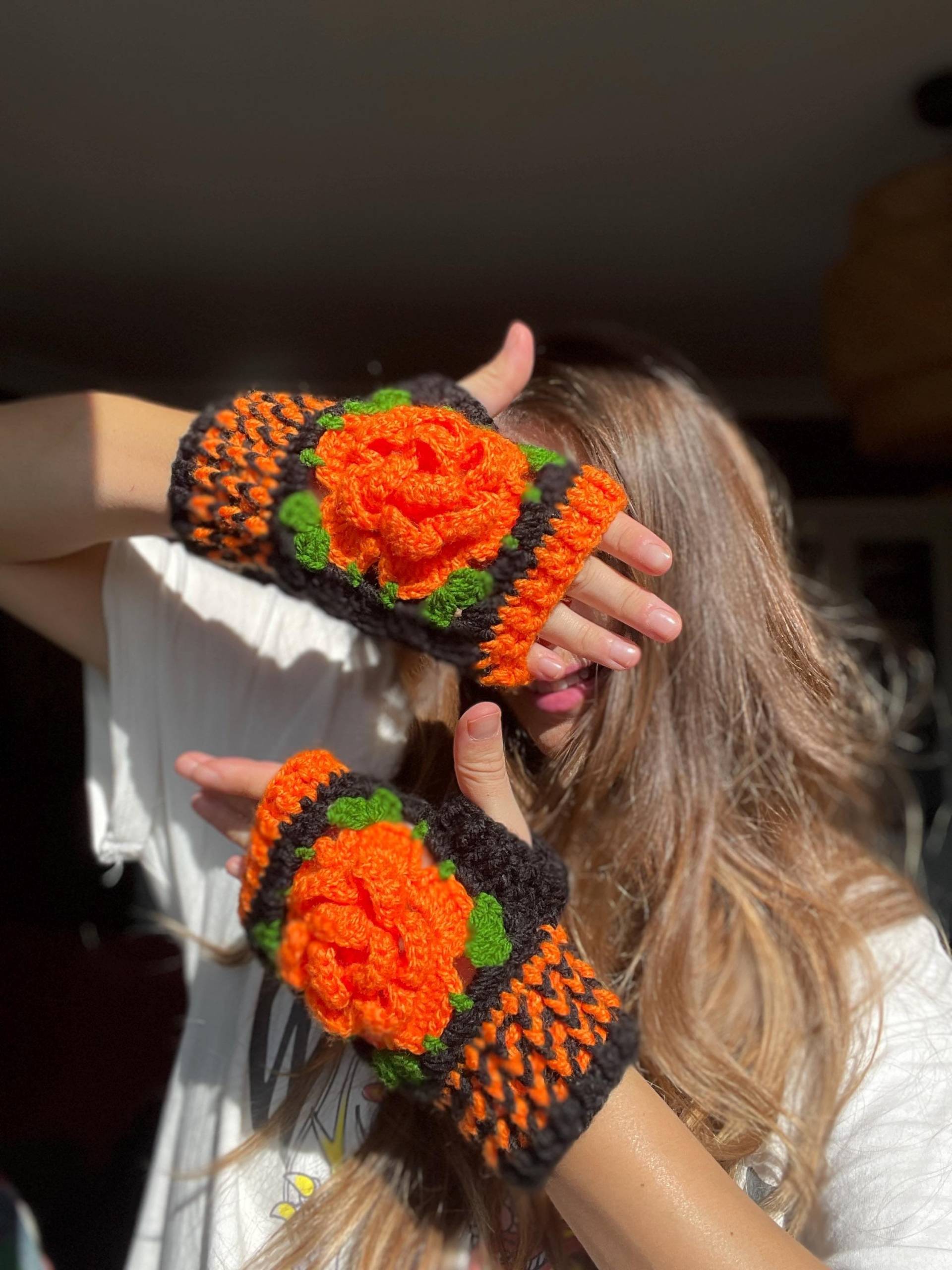 Gehäkelte Armstulpen Halloween Rose, Boho Winter Stulpen von Bhavass