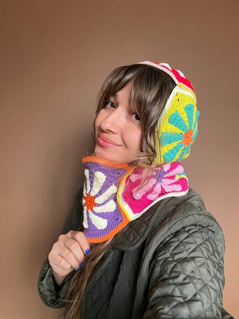 Gehäkelte Balaclava, Daisy Oma Square Bunte Unisex Handgemachte Winter Warme Mütze, Bhava Style Mütze von Bhavass