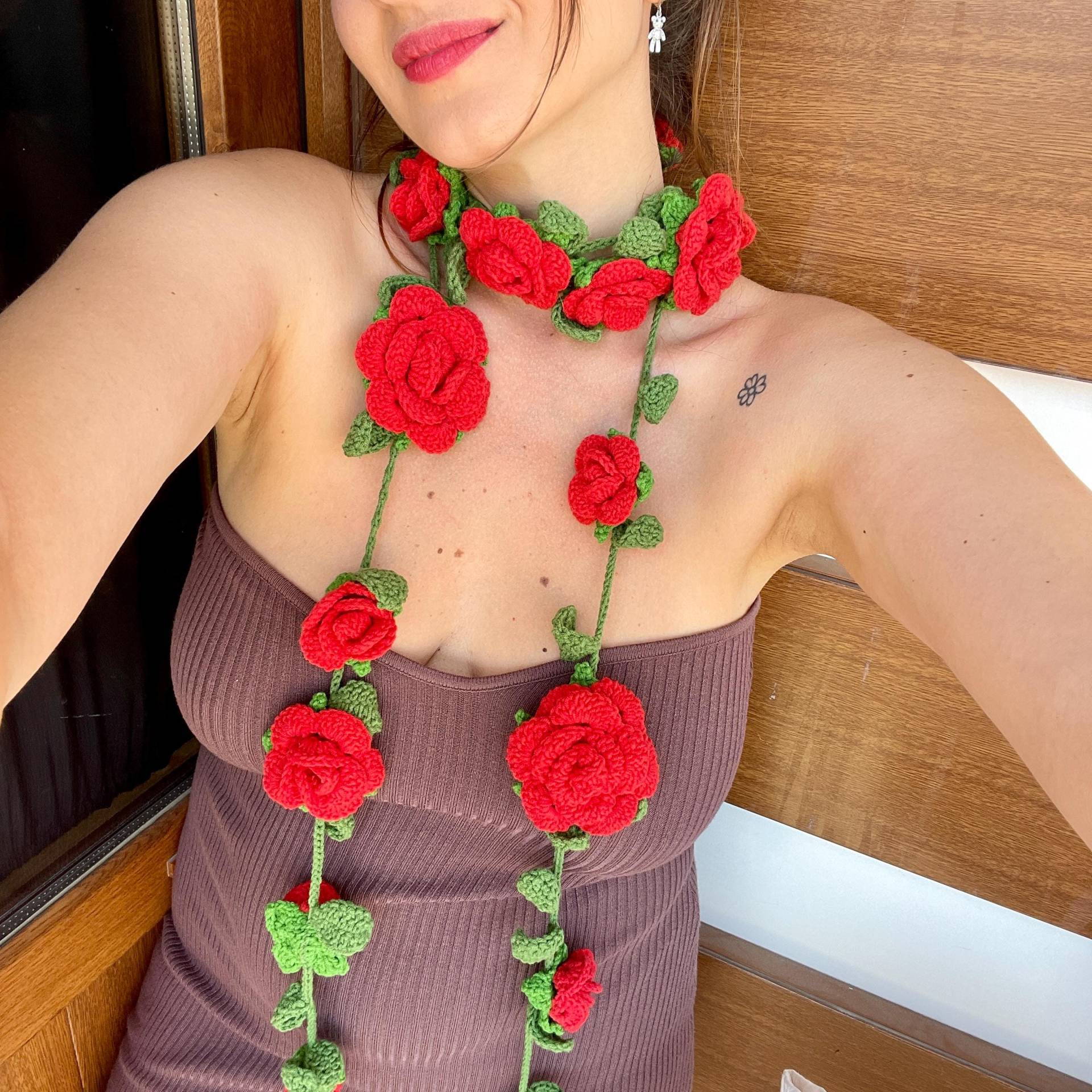 Gehäkelte Rose Halstuch Handgemachte Baumwollmischung von Bhavass