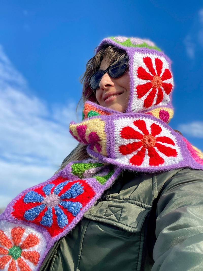 Gehäkelter Balaclava Schal, Daisy Bunte Unisex Balaclava, Versandfertige Gehäkelter Nackenwärmer, Frauen Schals Gehäkelter Balaclava Schal, Daisy Bunte Unisex Balaclava, Versandfertige Gehäkelter Nackenwärmer, Frauen Schals von Bhavass