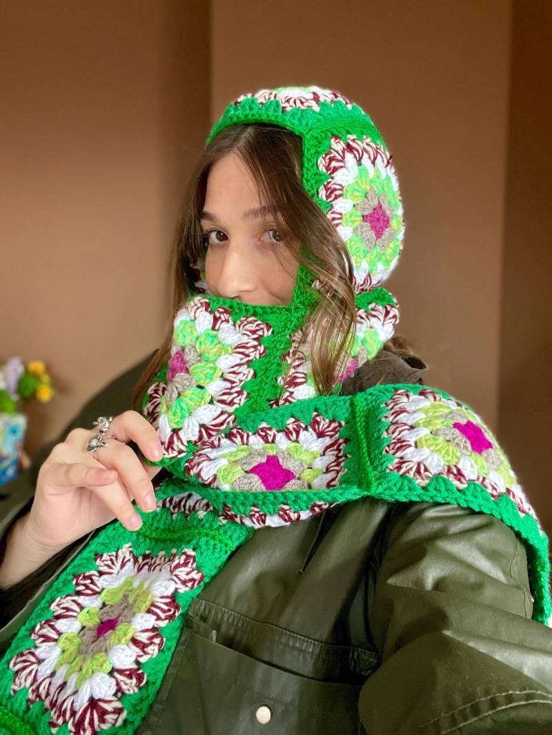 Gehäkelter Oma Quadrat Schal Mit Kapuze Handgemachte Winter Balaclava von Bhavass