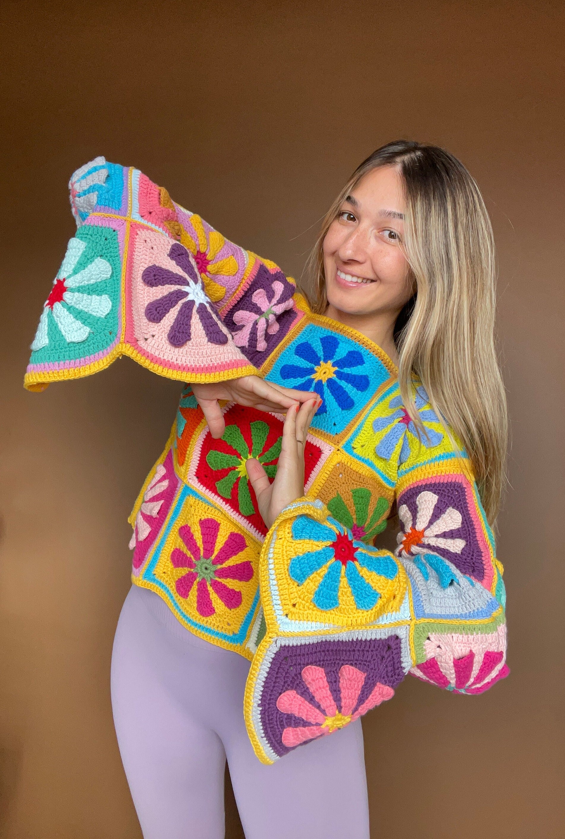 Häkeln Gänseblümchen Pullover, Bunte Blumen Pullover Handgemachte Bhava's Style Einzigartige Festival Kleidung von Bhavass