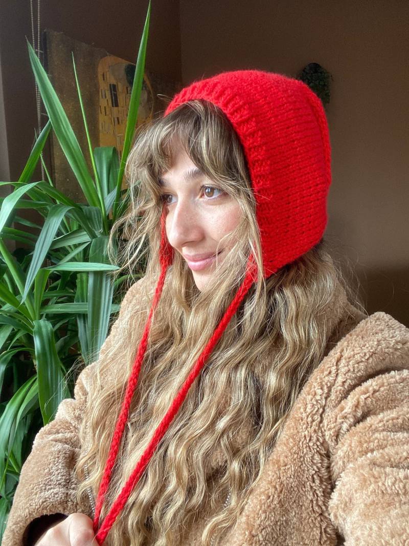 Handgestrickte Mütze, Rote Warme Wintermütze, Gehäkelte Balaclava-Mütze, Handgefertigte Erwachsene Unisex-Mütze von Bhavass