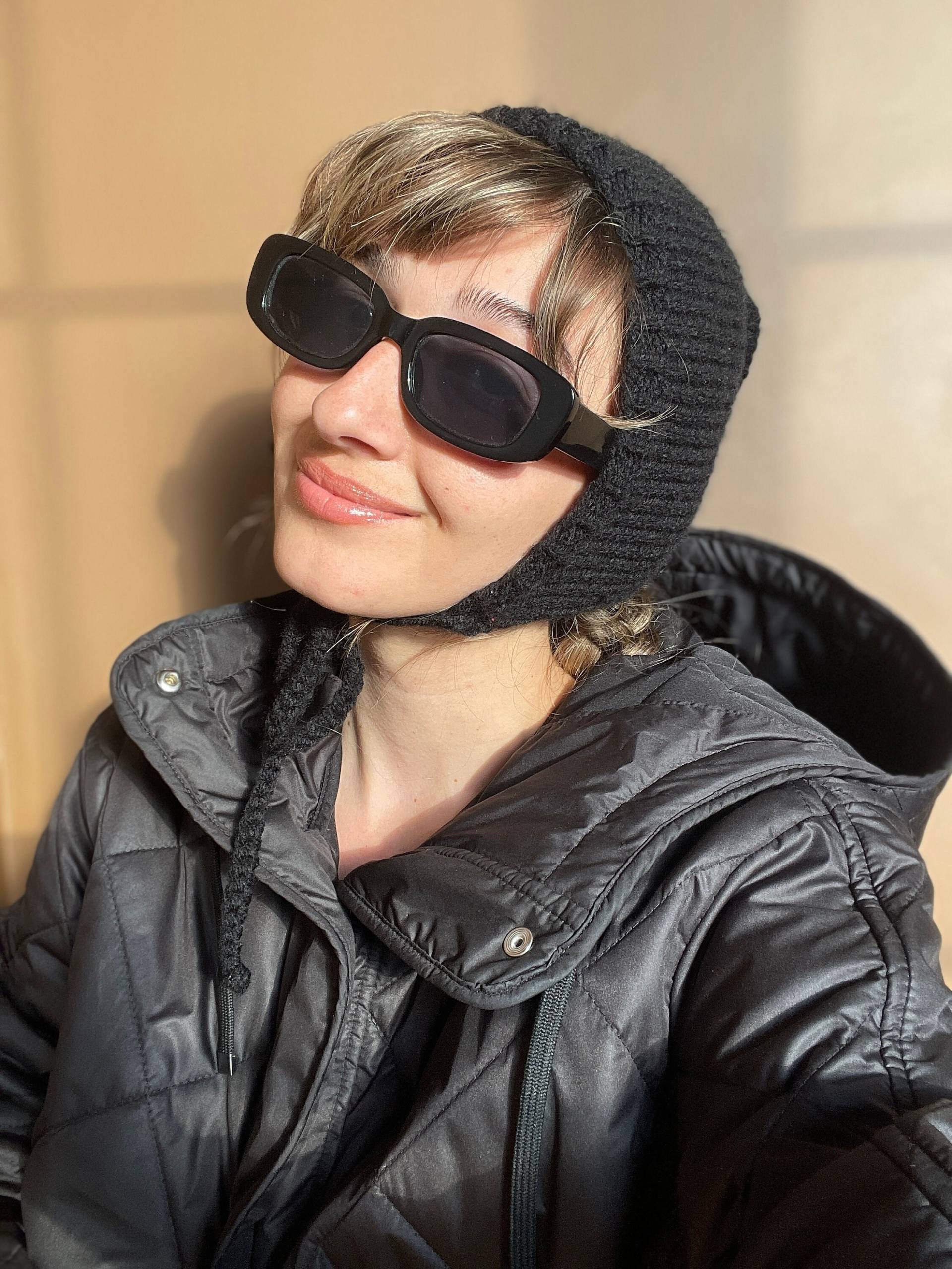 Handgestrickte Schwarze Mütze, Gehäkelte Balaclava, Handgemachter Hut Mit Krawatte, Unisex Hut, Warme Wintermütze, Frauenmütze Handgestrickte Schwarze Mütze, Gehäkelte Balaclava, Handgemachter Hut Mit Krawatte, Unisex Hut, Warme Wintermütze, Frauenmütze von Bhavass