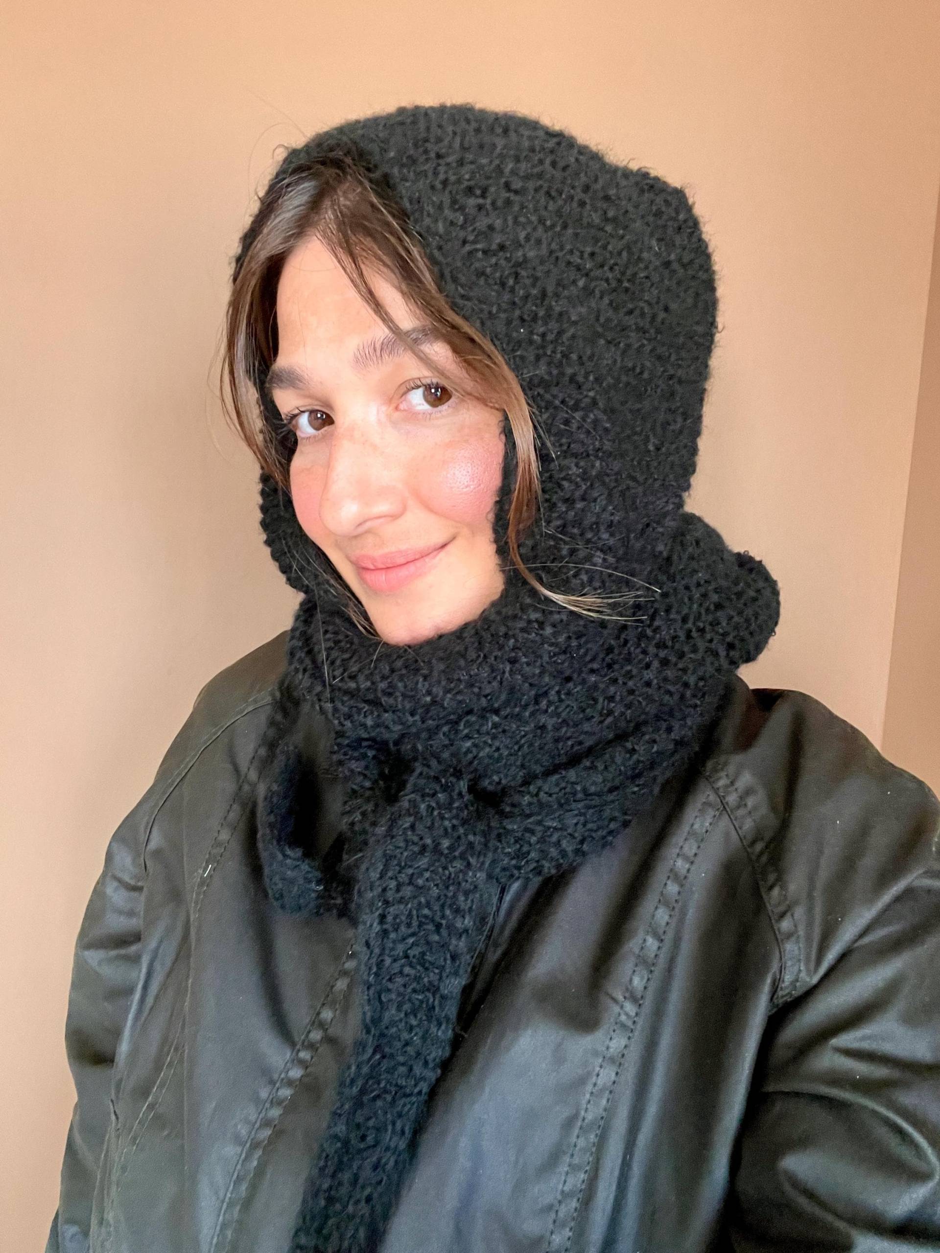 Handgestrickter Kapuzenschal - 3-Farbige Winterkapuze, Kuscheliger Wollstrickschal Mit Krawatten, Warmer Handgefertigter Kapuzenschal, Unisex-Schal von Bhavass