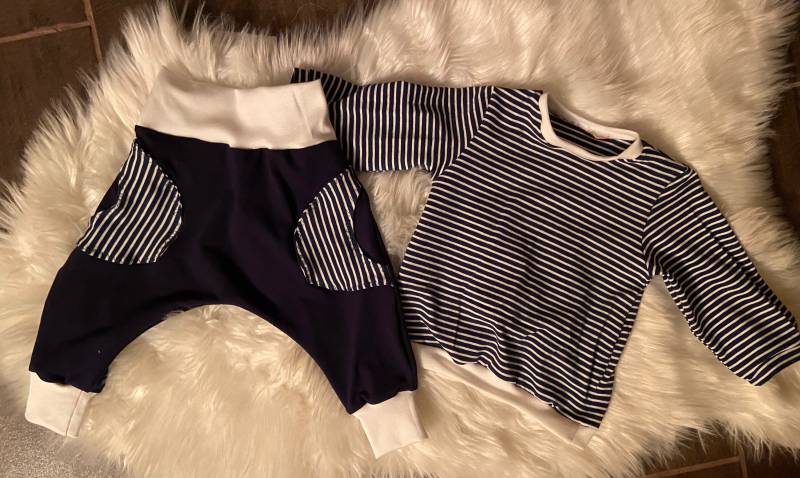 Babyset „Kleiner Matrose „ Größe 68, Pumphose Mit Aufgesetzten Taschen Und Langarmshirt von BiSchmisNaehChaos