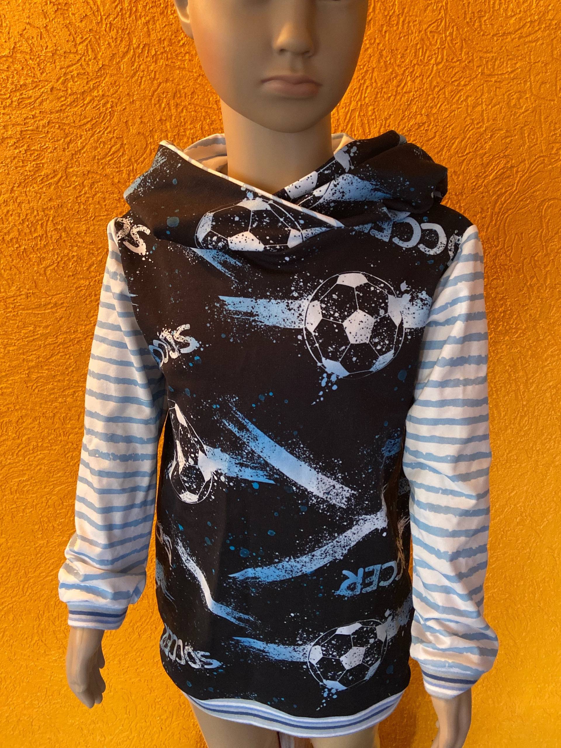 Hoodie Mit Kapuze Gr 110/116 von BiSchmisNaehChaos