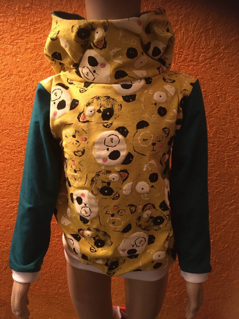 Hoodie "Senfgelber Panda" Größe 98/104, Mit Kapuze von BiSchmisNaehChaos