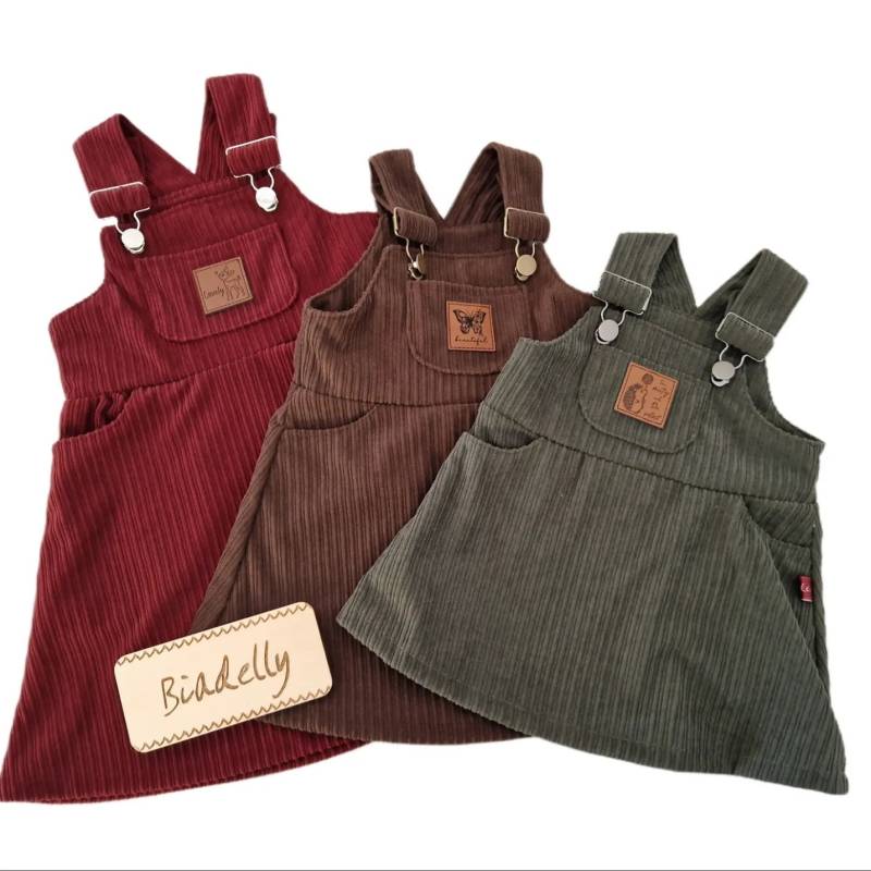 Trendiger Latzrock Aus Weichem Rib Cord in 3 Farben von Biadelly