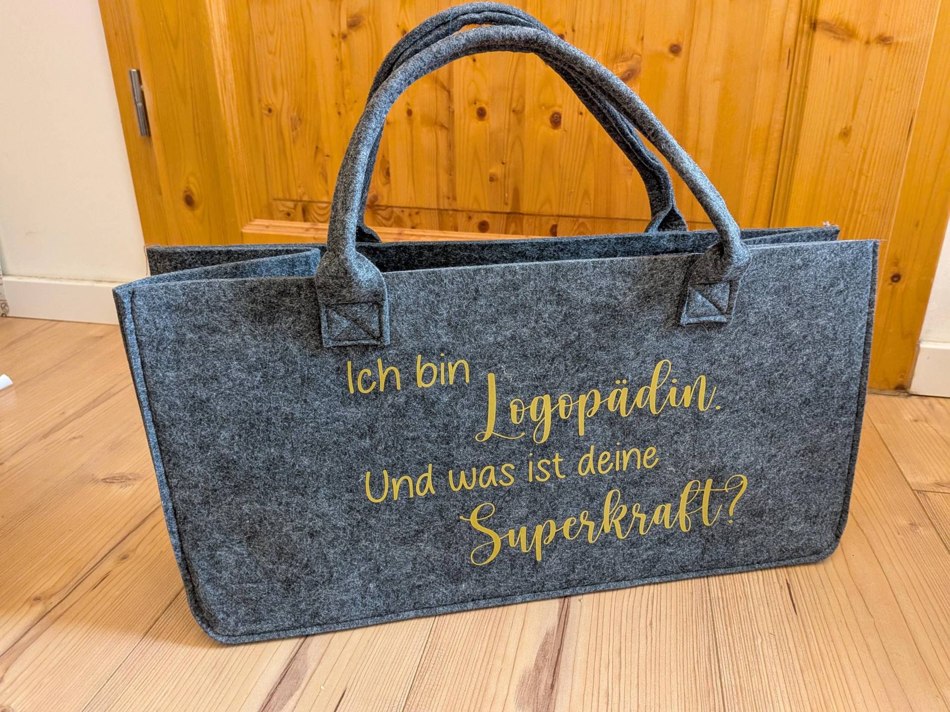 Filztasche "Ich Bin Logopädin. Und Was Ist Deine Superkraft?" Filztasche "Ich Bin Logopädin. Und Was Ist Deine Superkraft?" von BibbelsAtelier
