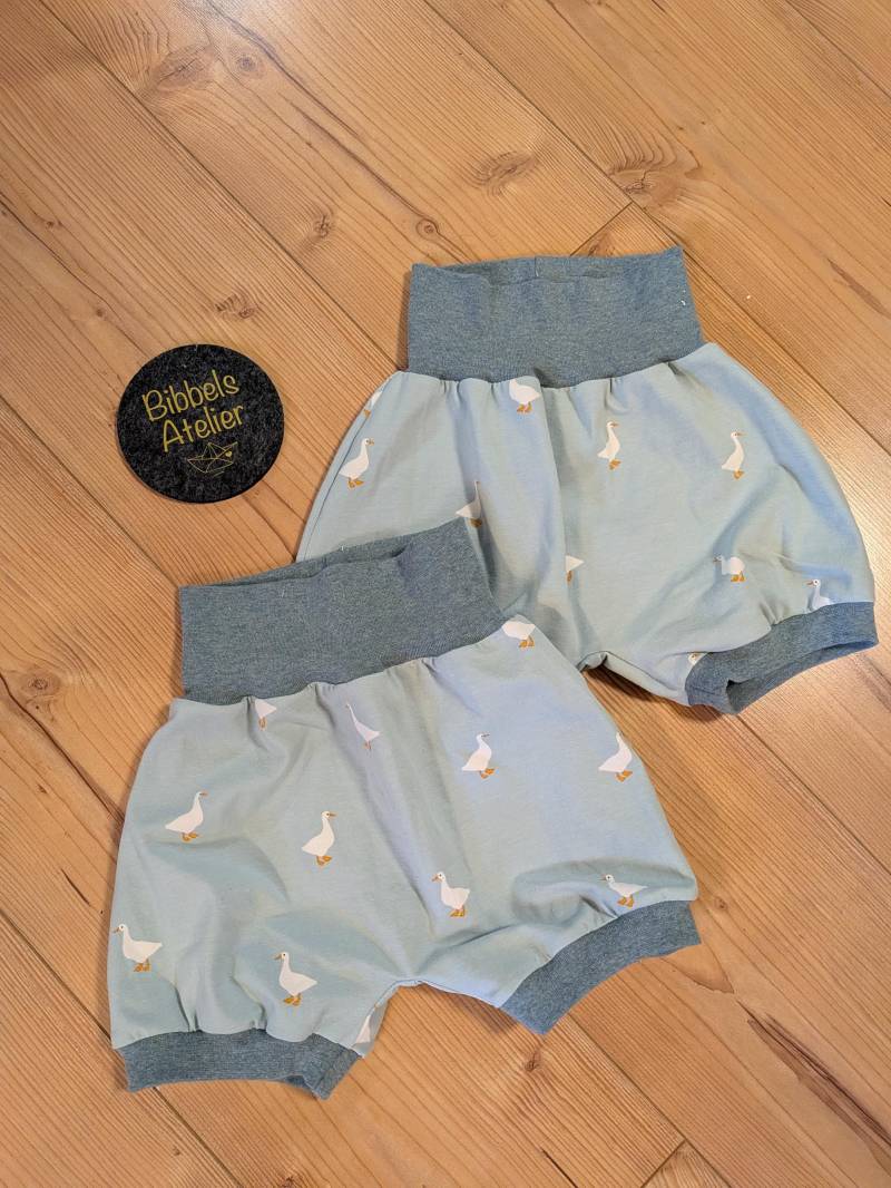Kurze Pumphose in Mint, Größe 110 Kurze Pumphose in Mint, Größe 110 von BibbelsAtelier