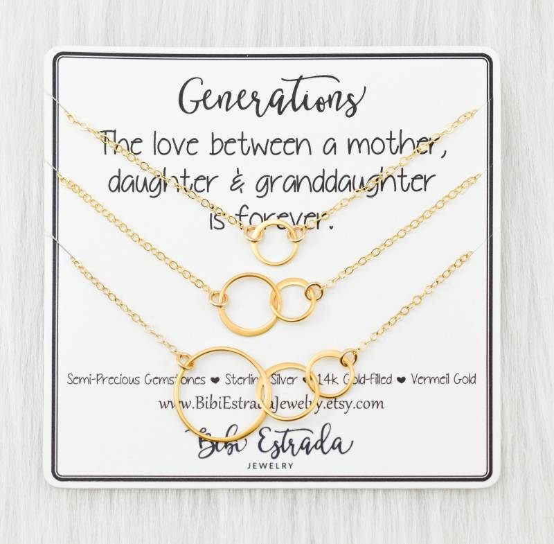 Drei Generationen Halsketten-Set Vergoldetes Mutter Tochter Enkelin Geschenk Drei Generationen Halsketten-Set Vergoldetes Mutter Tochter Enkelin Geschenk von BibiEstradaJewelry