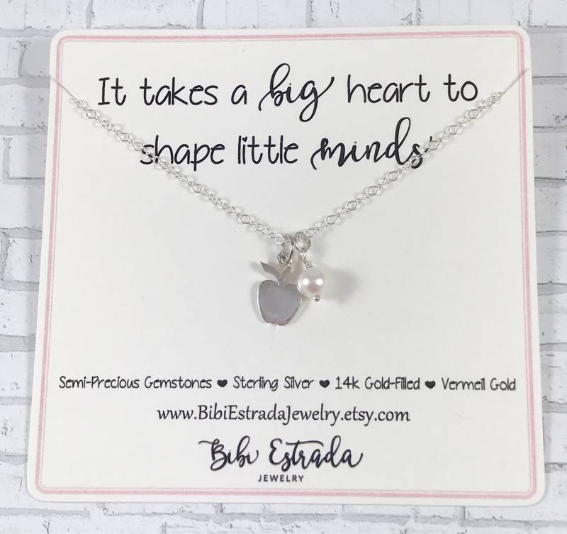 Lehrer Wertschätzung Halskette Sterling Apple Süßwasser Perle Silber Geschenk Personalisierter Schmuck Lehrer Wertschätzung Halskette Sterling Apple Süßwasser Perle Silber Geschenk Personalisierter Schmuck von BibiEstradaJewelry