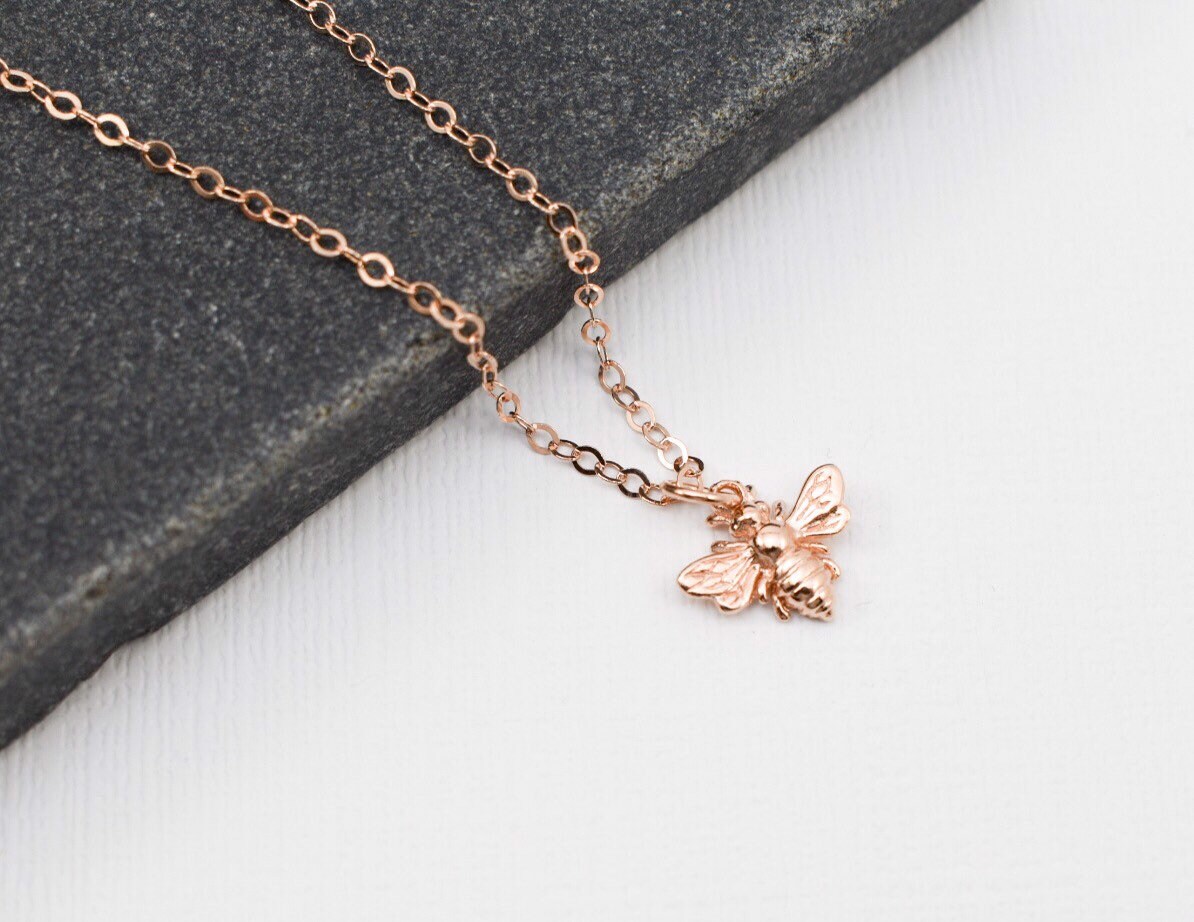 Rose Gold Bienen Halskette 24K Vergoldet Sterling Silber Charm Rose Gold Bienen Halskette 24K Vergoldet Sterling Silber Charm von BibiEstradaJewelry