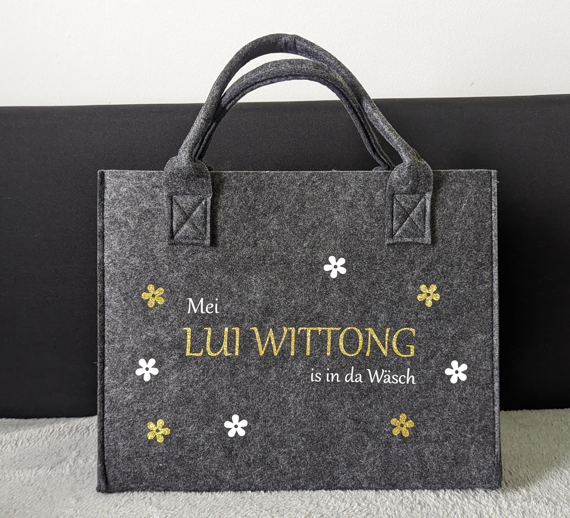 Lustige Filztasche - Dialekt-Spruch ‚Mei Lui Wittong Is in Da Wäsch' Farbwahl Möglich Lustige Filztasche - Dialekt-Spruch ‚Mei Lui Wittong Is in Da Wäsch' Farbwahl Möglich von BibisZauberstube