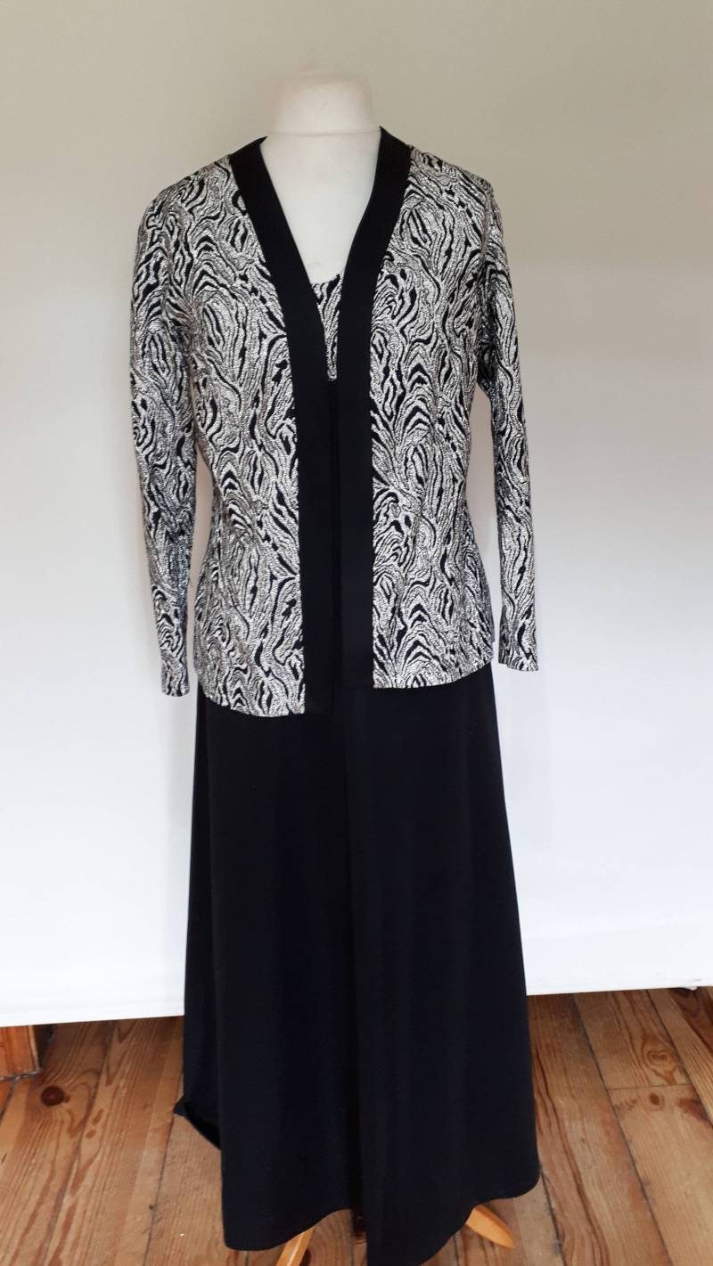 Jahrgang 70S Schwarze Silberne Metallic Thread Maxi Kleid Maxi Abendkleid Mit Passender Jacke Größe Mittelgroß Bis Groß von BidandBertVintage