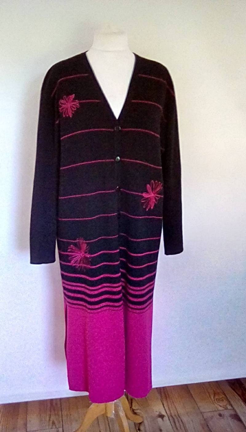 Vintage Strickjacke Voller Länge Der 90Er Jahre Von Jacques Vert Wolle Mix Schwarz Rosa Blumen Größe X Groß von BidandBertVintage