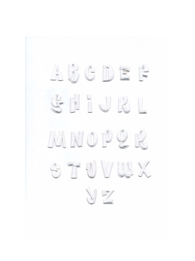 Buchstabe Weiß - Patch Aufnäher Bügelbild Kein Set von Bienpatch