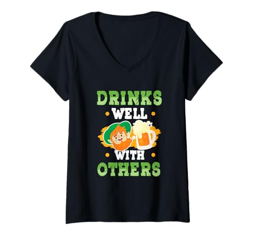 Damen Drinks Well with Others St Patricks Day Bier Trinker Shirt T-Shirt mit V-Ausschnitt Damen Drinks Well with Others St Patricks Day Bier Trinker Shirt T-Shirt mit V-Ausschnitt von Bier Lustiges Party Pub St Patricks Day Shirt