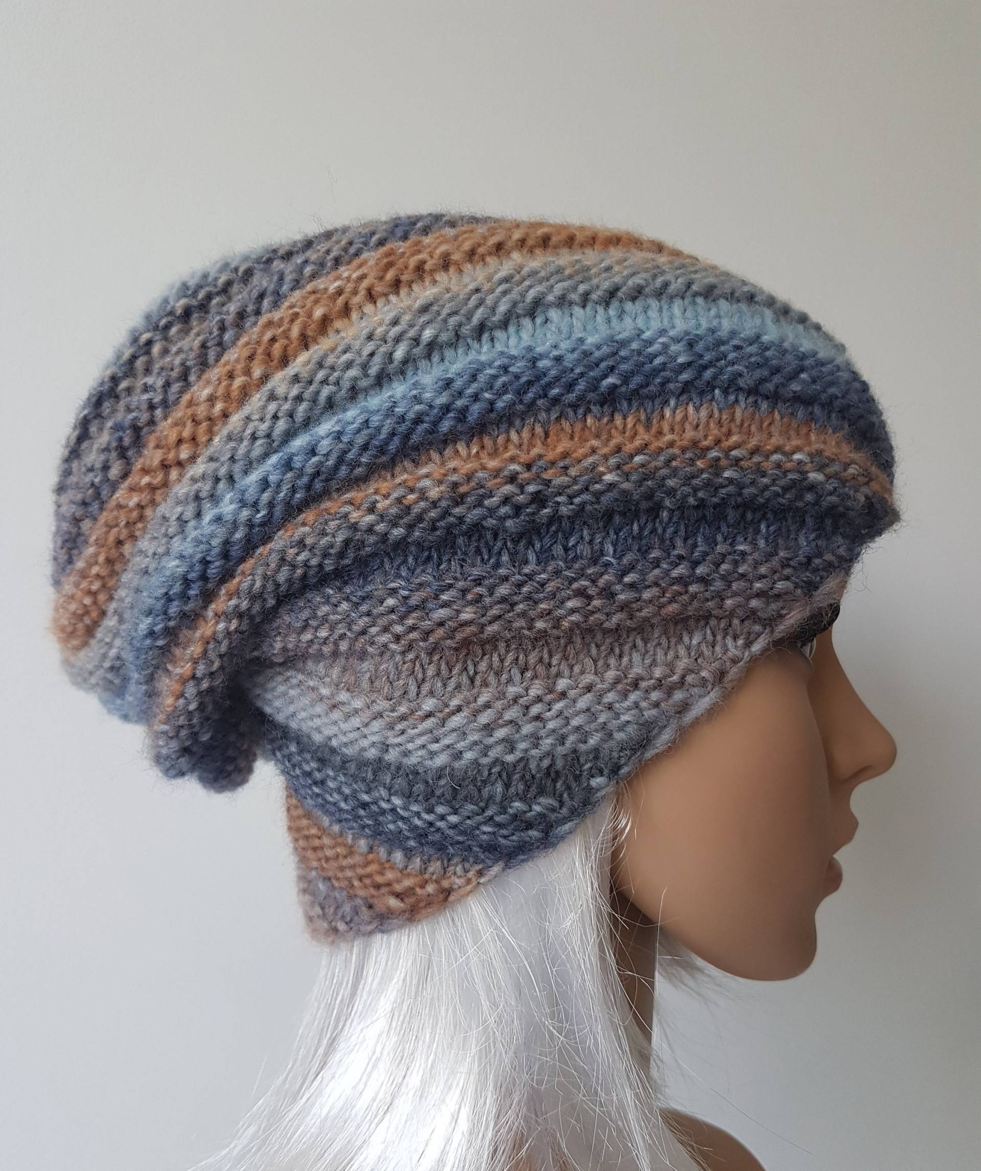 Gestrickte Schneckenmütze, Beanie Wintermütze, Bunte Mütze Gestrickte Schneckenmütze, Beanie Wintermütze, Bunte Mütze von Bietas