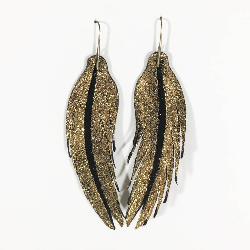 Kurze Feder Ohrringe - 4, 5 "Gold Oder Silber Glitzer Statement Boho Leder von BigImaginationDesign