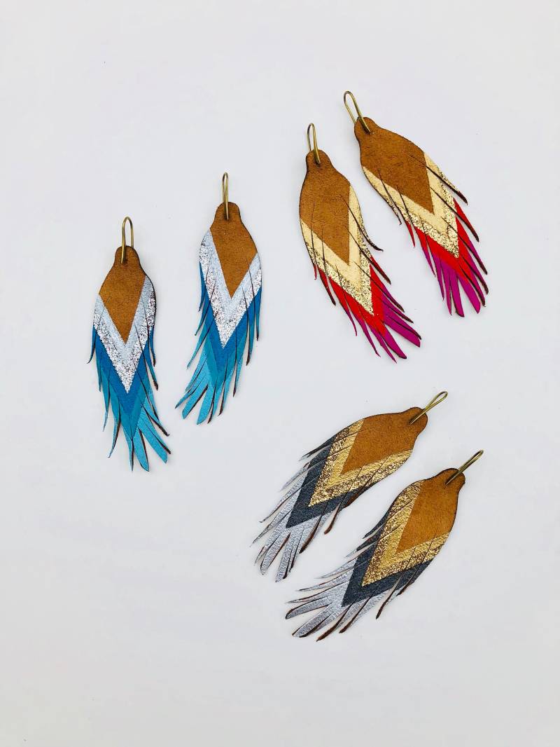 Kurze Federohrringe - Leder 11, 5 cm von BigImaginationDesign