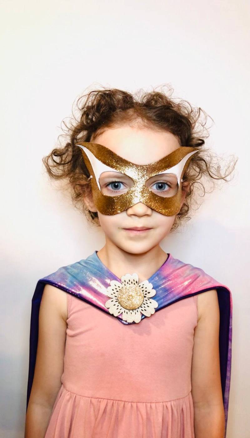 Superhero Gold Glitter Maske - Leder Kostüm Cosplay Dress Up Pretend Make Believe Halloween Purim Kinder Weiß von BigImaginationDesign