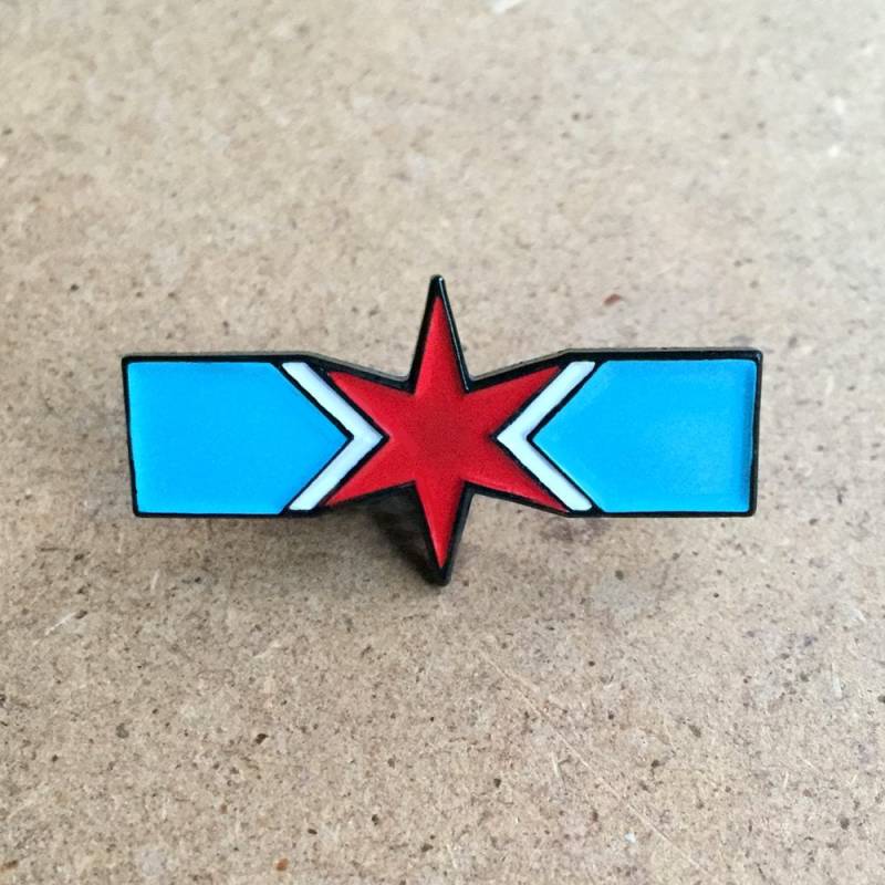Chicago Star Bar Emaille Pin - Stilvolle Hommage An Den Stern Auf Der Chicagoer Flagge. Eine Subtile Art, Ihren Pride Zu Tragen. Tolles Geschenk von BigLeaguePins