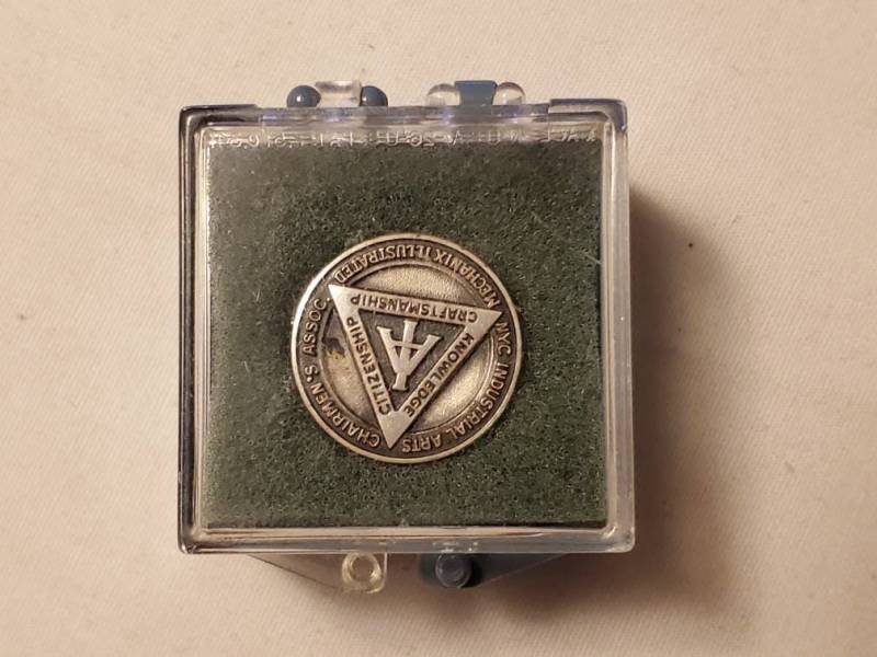 Mechanix Illustriert Nyc Industrial Arts Chairmen Assoc. Silber Anstecknadel von BigLouAntiqueGems