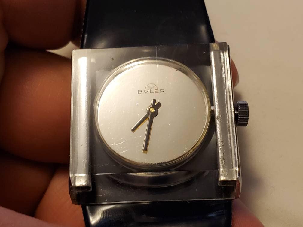 Seltene Vintage Buler Acryl Gehäuse Handaufzug Damenuhr von BigLouAntiqueGems