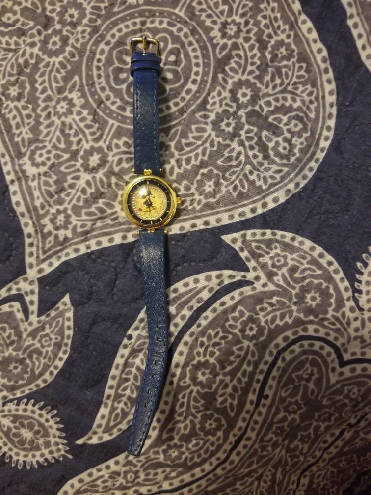Vintage Micky Maus Jungferninsel Orbit Quarz Damen/Kinder Uhr von BigLouAntiqueGems