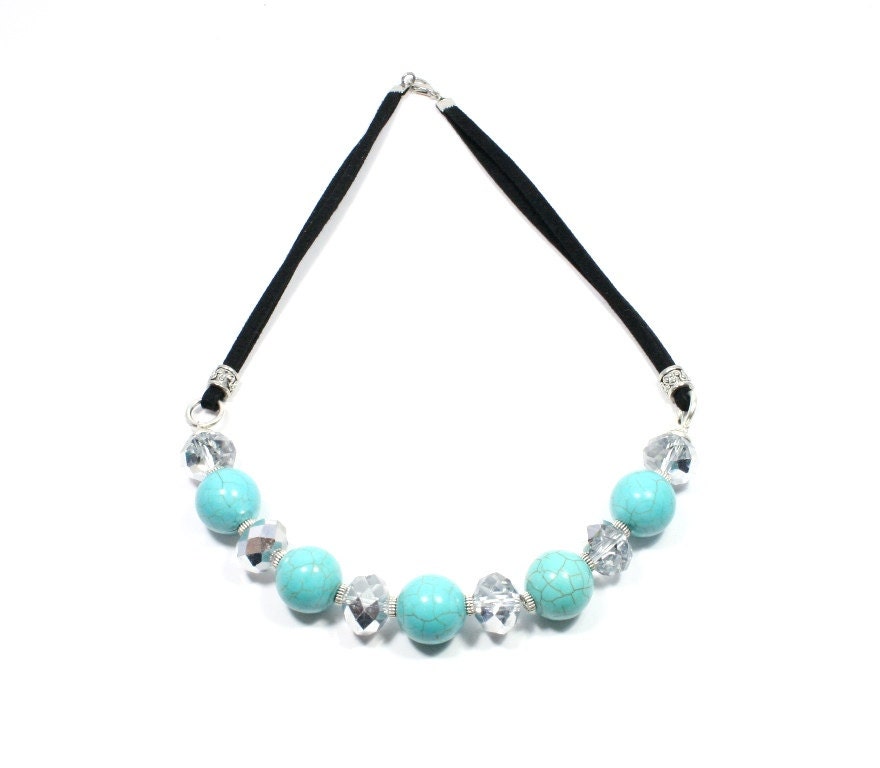 Türkis Kristall Halskette Auf Schwarzem Wildleder - Schmuck Howlith Perlenarbeit Perlenkette Big Skies von BigSkiesJewellery