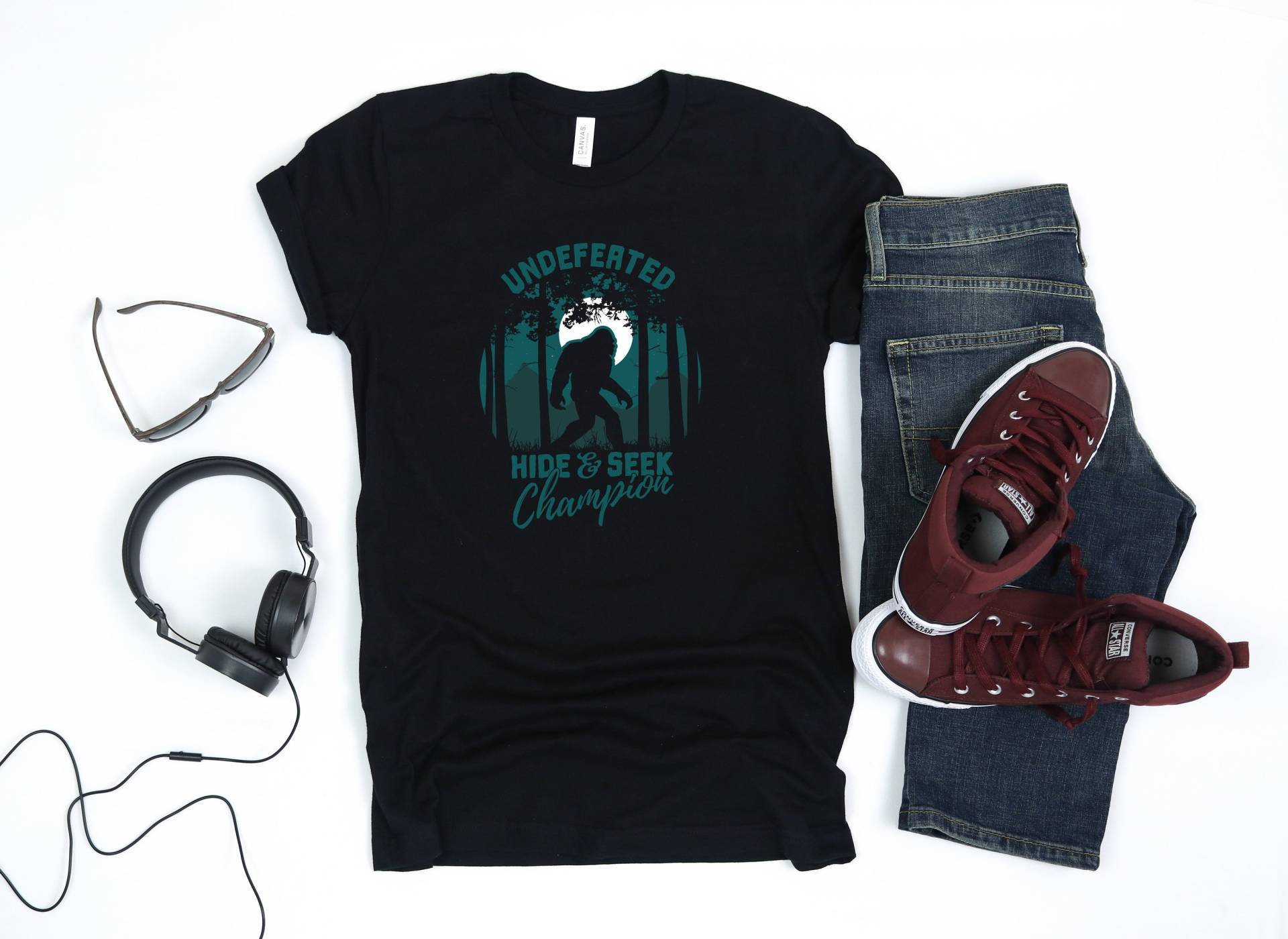 Bigfoot Undefeated Hide & Seek Champion Shirt Krypta von BigfootSociety