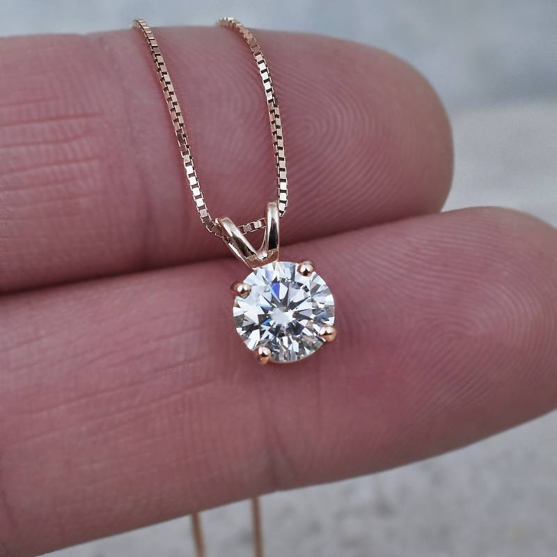 Moissanite Solitaire Kette 14K Gold Runder Edelstein Anhänger von Bihls