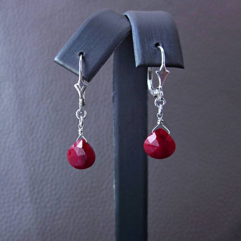 Roter Rubin Teardrop Form Edelstein Baumeln Tropfen Ohrringe von Bihls
